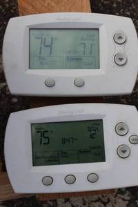 lot 32 image: Honeywell Thermostat Lot Of 2