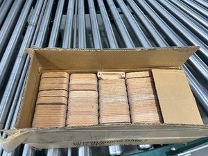 LOT OF 250 RED OAK DRAWERDOOR PULLS