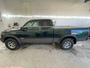 2002 Toyota Tundra SR5 V8 - 4X4
