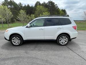 2011 Subaru Forester 2.5X Limited - AWD