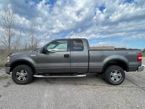 2005 Ford F-150 XLT - 4X4