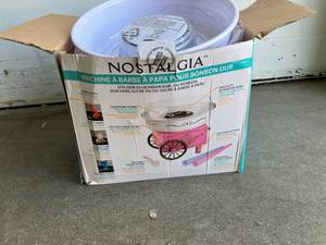 lot 38 image: Nostalgia Pink Retro Cotton Candy Machine