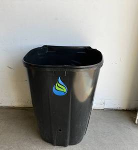 lot 49 image: FreeGarden Rain Black 55 Gal. Rain Barrell