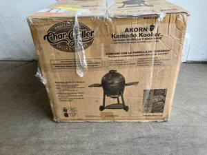 lot 13 image: Char-Griller Akorn 20-inch Kamado Charcoal Grill in Black