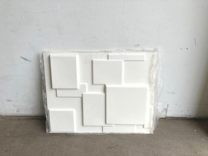 lot 89 image: Art3D Box of 12 White 3D Squares Decorative Wall Tiles