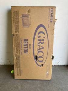 lot 117 image: Graco Benton Pebble Gray 4-in-1 Convertible Crib