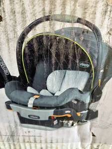 lot 140 image: Chicco Activ3 Carseat