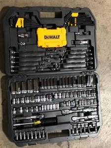 DEWALT  14 in. x 38 in. Drive Polished Chrome Mechanics Tool Set (142-Piece) Customer Returns See Pictures
