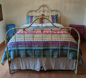 lot 50 image: Gorgeous White Metal Queen Bed Frame
