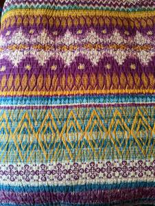 lot 51 image: Colorful Queen Size Bedding Set