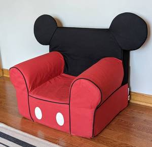 lot 67 image: Pottery Barn Mickey Mouse Childrens Chair