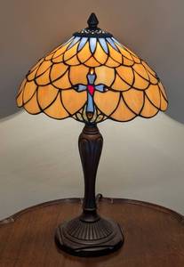 lot 78 image: Stained Glass Table Lamp