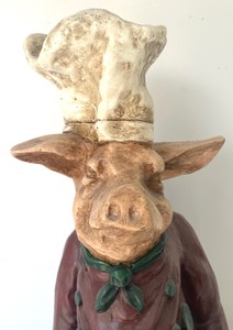 lot 106 image: Decorative Kitchen Pig with Chalkboard Sign