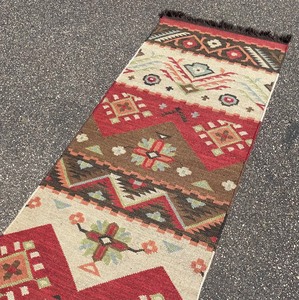 lot 114 image: Stunning Southwestern Style Runner