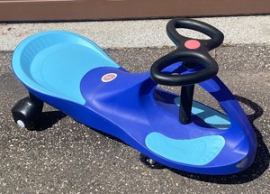 lot 116 image: (4) Kids Scooters by Legacy Toys