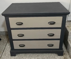 lot 118 image: 3 Drawer Painted Dresser with Removable Checked Decor