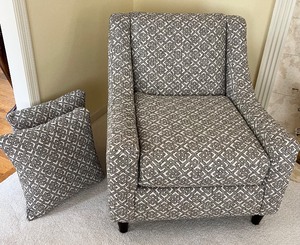 lot 7 image: Fusion Furniture Chair - Geometric