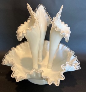 lot 25 image: Fenton Silver Crest Glass Epergne Vase