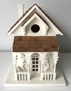 lot 175 image: Trio of Wooden Birdhouses