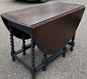 lot 187 image: Vintage Wooden Drop Leave Oval Table with Spindle Legs