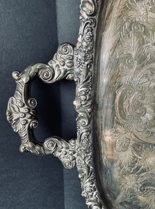 lot 194 image: Timeless Silver Plated Large Serving Tray