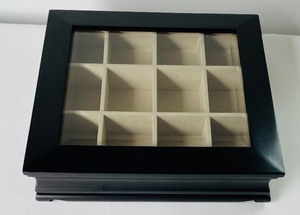 lot 197 image: Chez Monett Jewelry Box