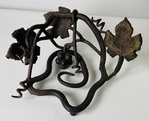 lot 103A image: Wrought Iron Ornate Napkin Holder