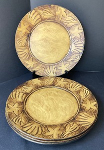 lot 283 image: 4 Pottery Barn Basket Chargers, Chef Specialties Wooden Salt & Pepper Shakers and Basket