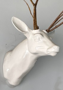 lot 292 image: Ceramic Deer Wall Mount Decor