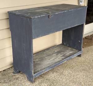 lot 223 image: Vintage Painted Wood Storage Table