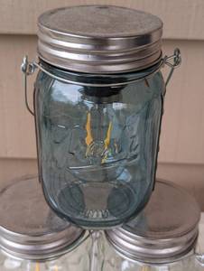 lot 220 image: Mason Jar Patio Lights