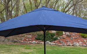 lot 218 image: Blue Rectangular Patio Umbrella