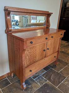 lot 97 image: Antique Oak Mirrored Sideboard