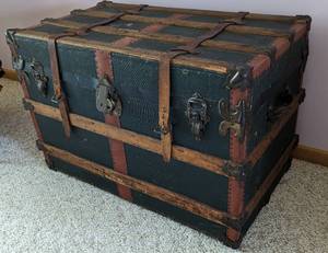 lot 89 image: Antique Steamer Trunk