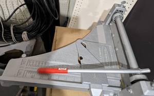 lot 129 image: Beno J Gundlach Co. Manual Tile Cutter