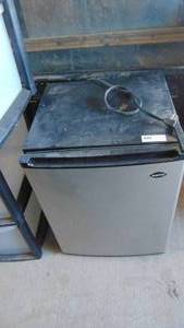 Sanyo small fridge