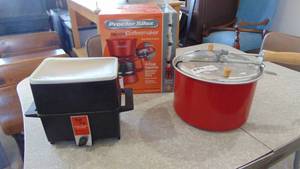 Lot of small kitchen appliances