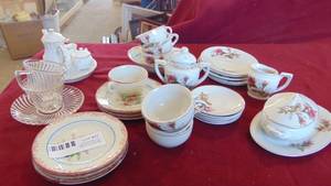 Lot of misc childrens dishware