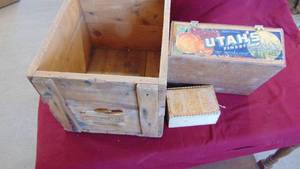Lot of wood boxes