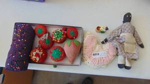 Lot of assorted pin cushions