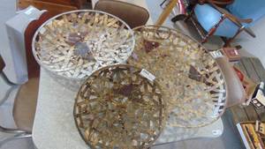 3 pieces of wall decor