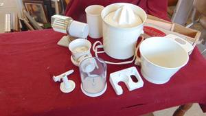 Juicer and electric knife