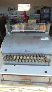 National cash register, top glass is missing