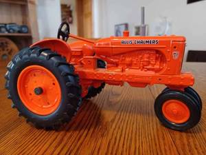 lot 27 image: 116th Scale Ertl Allis-Chalmers WD45 - No Box