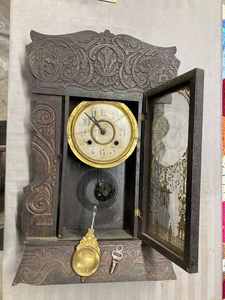 lot 32 image: Ornate Wood MantleKitchen Clock
