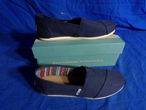 lot 266 image: New  TOMS Womens Earthwise Classic Alpargata Slip-On Shoe - Navy - Size 8.5