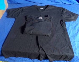 lot 322 image: Look New  Lot of 2 Galaxy by Harvic Mens V-Neck Tees 2XL (Black)