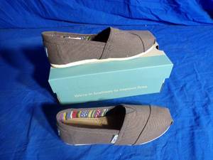 lot 326 image: New  TOMS Womens Earthwise Classic Alpargata Slip-On Shoe - Ash - Size 6