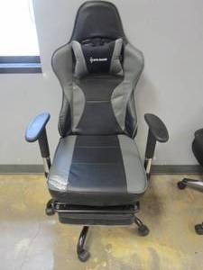 Von Racer Gray & Black Gaming Chair (WHITE PAINT ON SEAT)