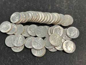 44 US SILVER ROOSEVELT DIMES ALL 1964
